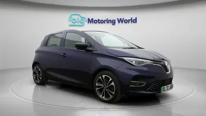 Begagnad Renault Zoe Iconic 100 kW (136 HK) 2023 Blå Halvkombi
