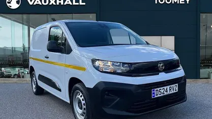 Used Vauxhall Combo S 102 HP (75 kW) 2024 White MPV