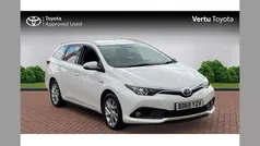 White Used 2019 Toyota Auris Hybrid Sport Estate | £13,861 (Fair price)