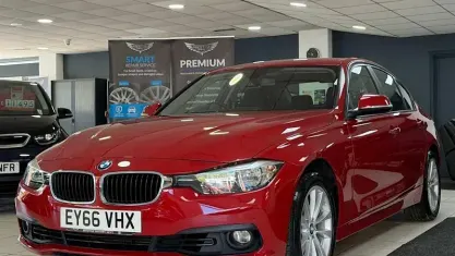 Used BMW 318 136 HP (100 kW) 2016 Red Sedan