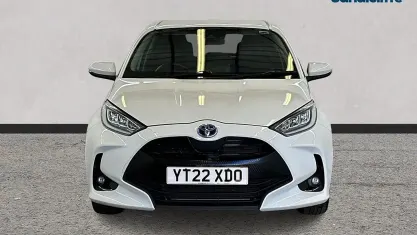 Usado Toyota Yaris Hybrid Design 116 HP (85 kW) 2024 Branco Citadino