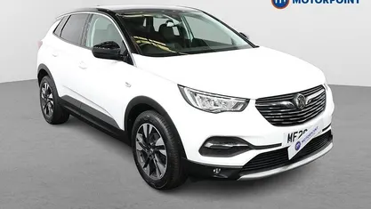 Used Vauxhall Grandland X SRi 131 HP (96 kW) 2020 White SUV