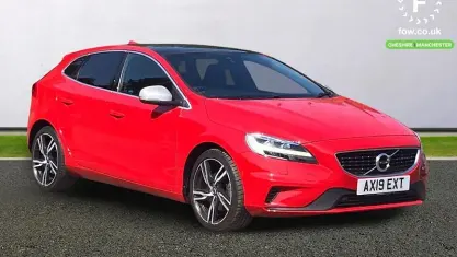 Used Volvo V40 R-Design 122 HP (89 kW) 2019 Red Hatchback
