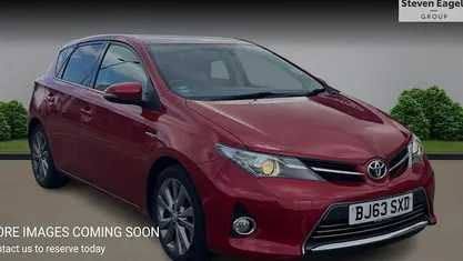 Used Toyota Auris Hybrid 136 HP (100 kW) 2014 Hatchback