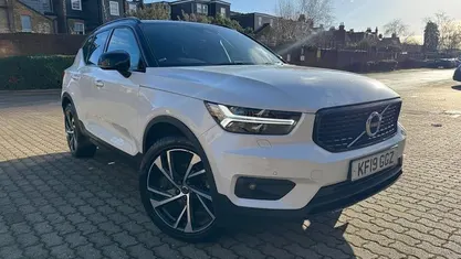 Usado Volvo XC40 R-Design Pro 190 HP (139 kW) 2019 Branco SUV