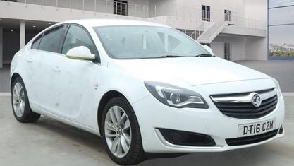 Second-hand Vauxhall Insignia SRi 136 CP (100 kW) 2016 Hatchback