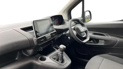 Used Peugeot Partner Premium 102 HP (75 kW) 2022 White MPV