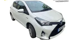 White Used 2016 Toyota Yaris Hybrid Hatchback | £8,788 (Fair price)
