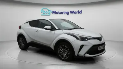 Used Toyota C-HR 122 HP (89 kW) 2022 White SUV