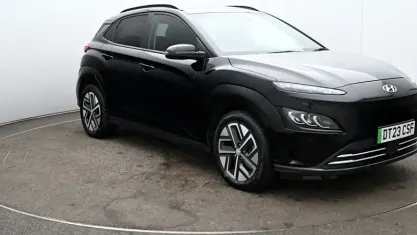 Usado Hyundai Kona Premium 100 kW (136 HP) 2022 Preto SUV