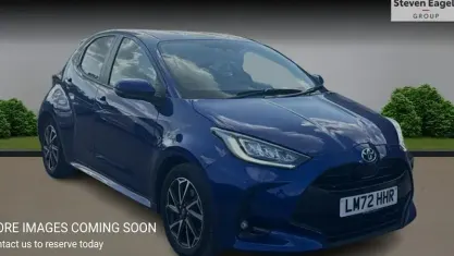 Usado Toyota Yaris Hybrid Design 116 HP (85 kW) 2026 Citadino