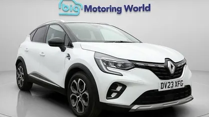Used Renault Captur Techno 143 HP (105 kW) 2023 White/black SUV