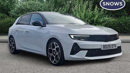 Gebraucht Vauxhall Astra Ultimate 131 PS (96 kW) 2025 Weiß Kleinwagen