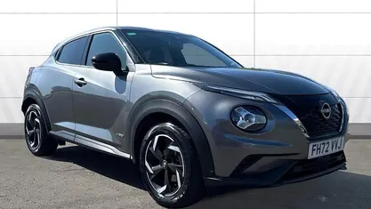 Begagnad Nissan Juke N-Connecta 143 HK (105 kW) 2023 Grå SUV