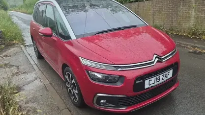 Used Citroën C4 SpaceTourer Flair 131 HP (96 kW) 2019 Red MPV
