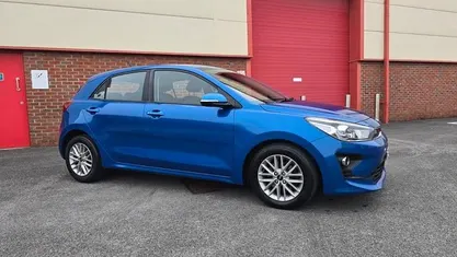 Used Kia Rio 101 HP (74 kW) 2022 Blue Hatchback