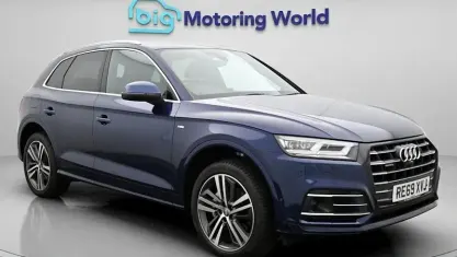 Begagnad Audi Q5 Competition 367 HK (269 kW) 2019 Blå SUV