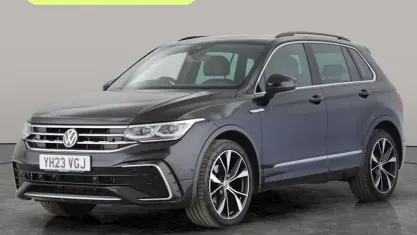 Begagnad VW Tiguan R-line 150 HK (110 kW) 2023 Svart SUV
