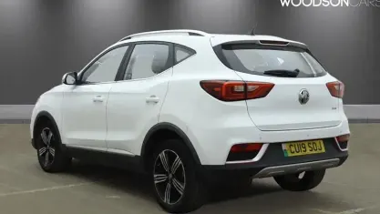 Begagnad MG ZS 106 HK (77 kW) 2019 Vit SUV