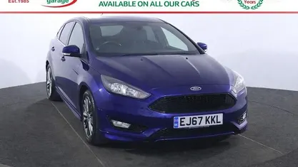 Used Ford Focus ST-Line 140 HP (102 kW) 2017 Blue Hatchback