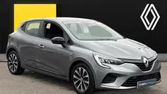 Used 2023 Renault Clio V Evolution Hatchback | £12,939 (Fair price)
