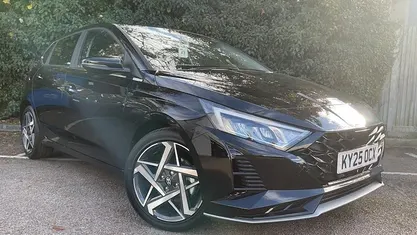 New Hyundai i20 Premium 101 HP (74 kW) 2025 Black Hatchback