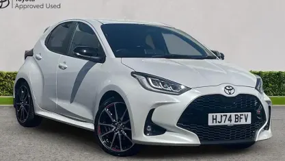 Used Toyota Yaris Sport 131 HP (96 kW) 2024 White Hatchback