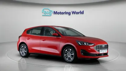 Used Ford Focus Titanium 155 HP (114 kW) 2022 Red Hatchback
