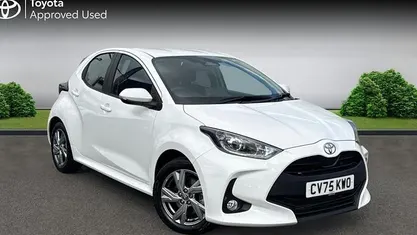 Used Toyota Yaris Hybrid 116 HP (85 kW) 2025 White Hatchback