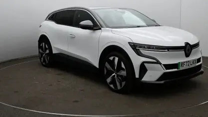 Używany Renault Megane E-Tech Techno 160 kW (218 KM) 2022 Biały Hatchback