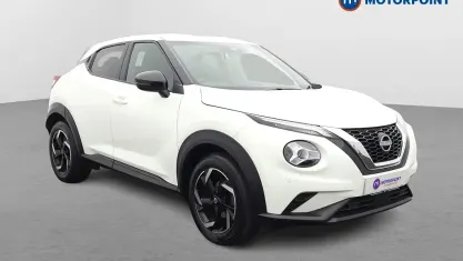 Begagnad Nissan Juke N-Connecta 114 HK (83 kW) 2023 Vit SUV