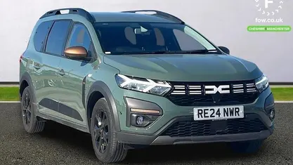 Second-hand Dacia Jogger Extreme 141 CP (103 kW) 2024 Verde Monovolum