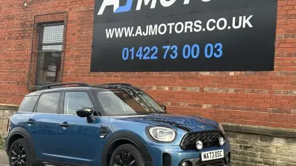 Używany Mini Cooper Classic 136 KM (100 kW) 2022 Niebieski Hatchback