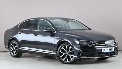 Käytetty VW Passat GTE 218 HP (160 kW) 2021 Harmaa Sedan
