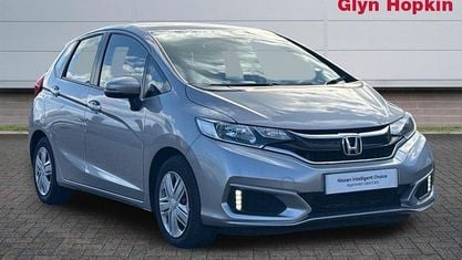 Używany Honda Jazz S 102 KM (75 kW) 2020 Srebrny Hatchback