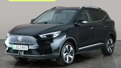 Usado MG ZS Trophy 114 kW (156 HP) 2023 Preto SUV