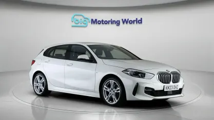 Usado BMW 118 M Sport 136 HP (100 kW) 2023 Branco Citadino