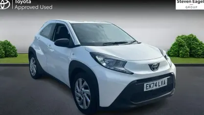 Used Toyota Aygo X PURE 72 HP (52 kW) 2024 White SUV