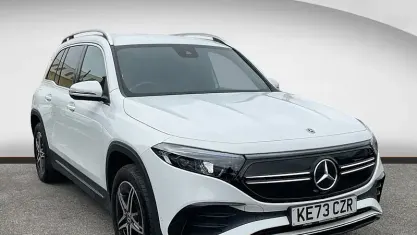 Begagnad Mercedes EQB300 AMG line 167 kW (228 HK) 2023 Vit SUV
