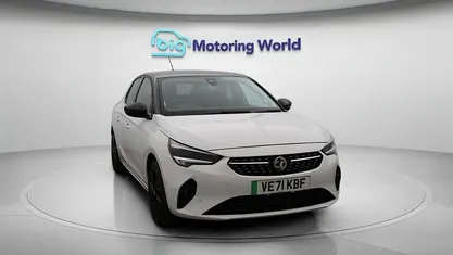 Used Vauxhall Corsa-e Elite 100 kW (136 HP) 2020 White Hatchback