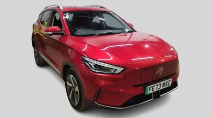 Używany MG ZS Trophy 114 kW (156 KM) 2023 Czerwony SUV