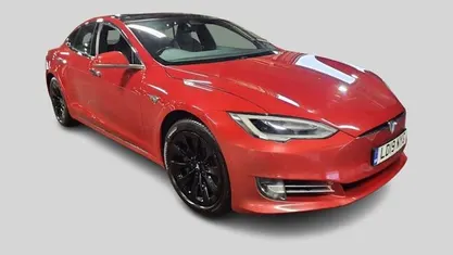 Used Tesla Model S 386 kW (525 HP) 2019 Red Hatchback