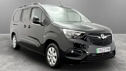 Second-hand Vauxhall Combo Design Edition 100 kW (136 CP) 2023 Monovolum