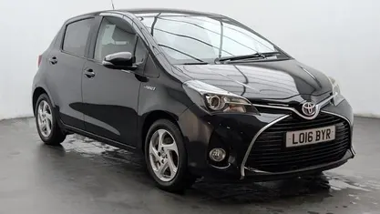 Black Used 2016 Toyota Yaris Hybrid Hatchback | £11,450 (Fair price)