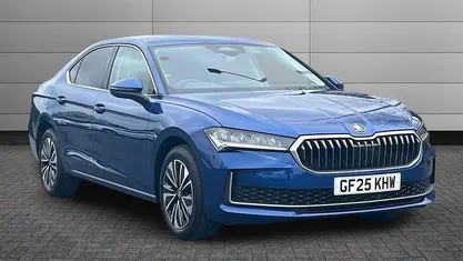 Used Skoda Superb SE Technology 150 HP (110 kW) 2025 Cobalt blue metallic Hatchback