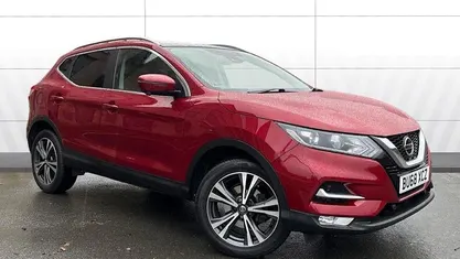 Red Used 2018 Nissan Qashqai N-Connecta SUV | £11,400 (Good price)