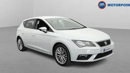 Used Seat Leon SE Dynamic 131 HP (96 kW) 2019 White Hatchback