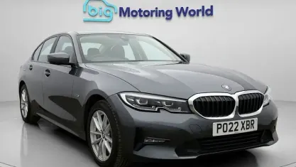 Begagnad BMW 330e 292 HK (214 kW) 2022 Grå Sedan