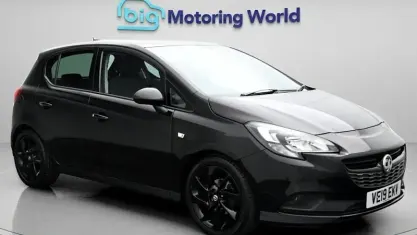 Begagnad Vauxhall Corsa SRi 90 HK (66 kW) 2019 Svart Halvkombi