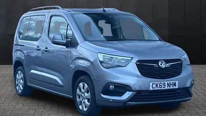 Used 2020 Vauxhall Combo Estate | £12,250 (Fair price)